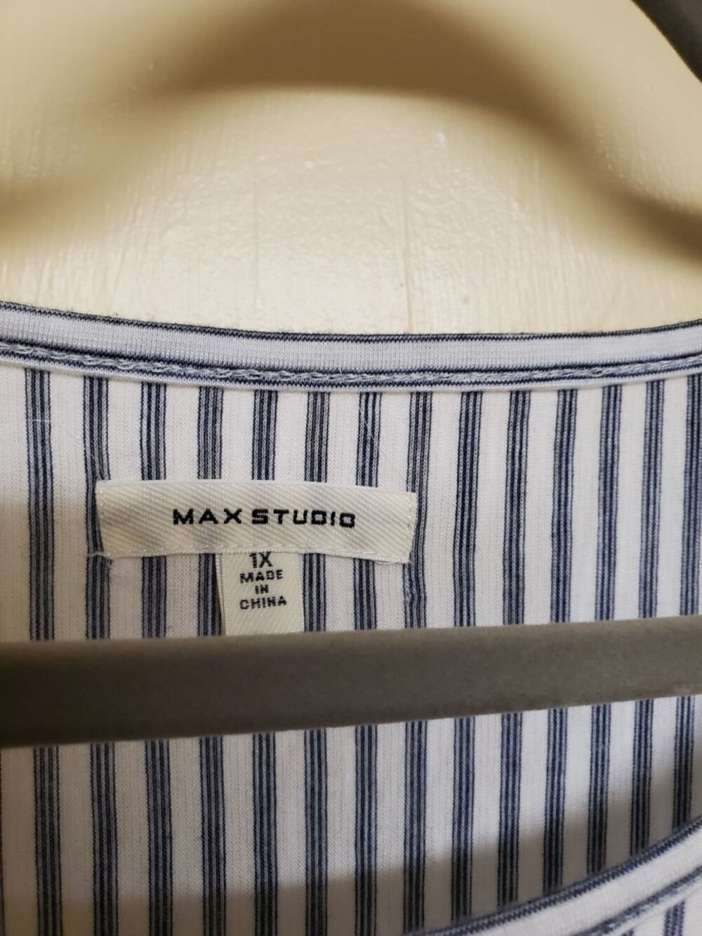 Max Studio Woman's White Navy Pinstripe Tie Wrist Wide Neck Tunic Plus Size 1X - Picture 3 of 4